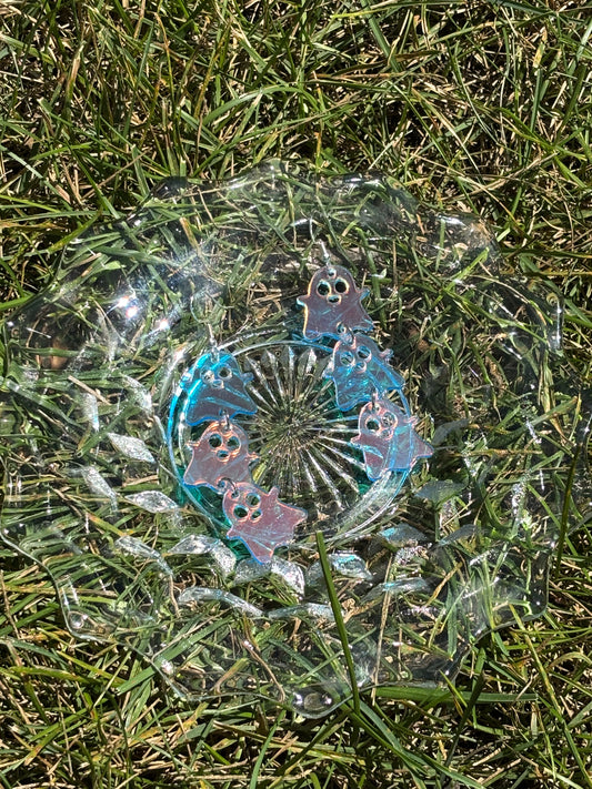Iridescent Ghosts ￼
